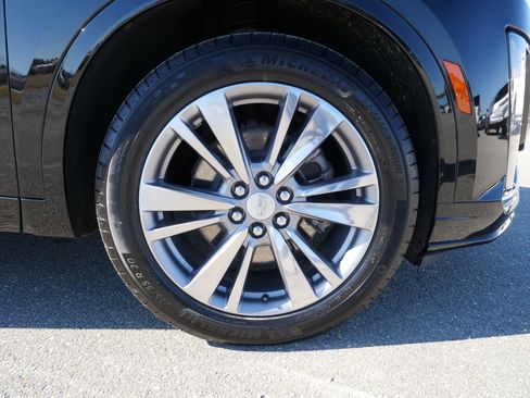 Used 2025 Cadillac XT6 Premium Luxury image 8