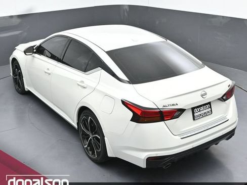 Used 2023 Nissan Altima 2.5 SR FWD image 18
