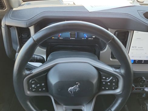 Certified 2025 Ford Bronco Outer Banks AWD/4WD image 19