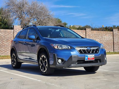 Used 2021 Subaru Crosstrek 2.0i Premium w/ Moonroof Package image 4