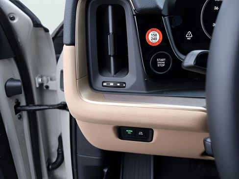 New 2026 Porsche Cayenne Coupe image 34