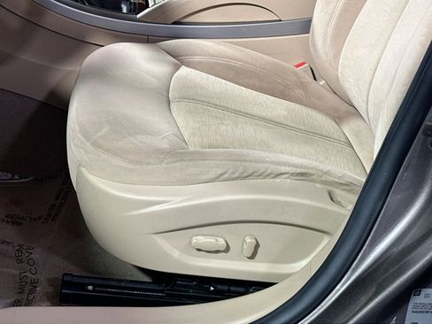 Used 2011 Buick LaCrosse CX image 14