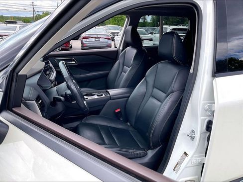 Used 2021 Nissan Rogue SL w/ Premium Package AWD/4WD image 9
