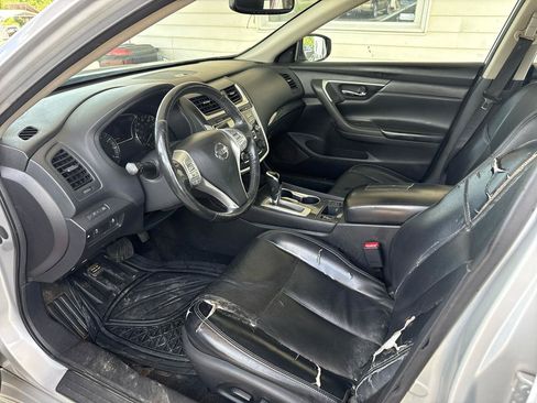 Used 2016 Nissan Altima 2.5 SL w/ Moonroof Package FWD image 3