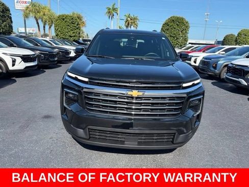 Used 2026 Chevrolet Traverse LT FWD image 2