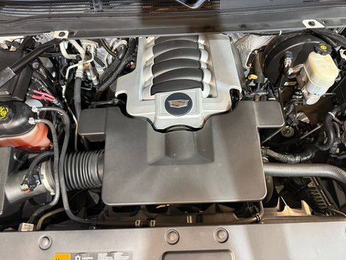 Used 2016 Cadillac Escalade ESV Luxury image 48