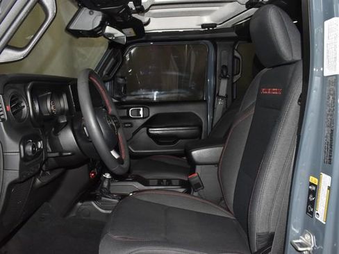 Used 2024 Jeep Wrangler Unlimited Rubicon w/ Convenience Group AWD/4WD image 12