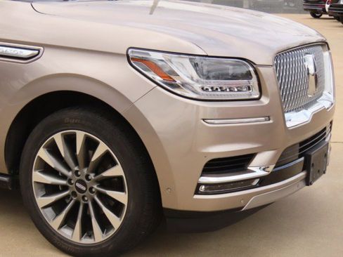 Used 2020 Lincoln Navigator Reserve w/ Equipment Group 201A Reserve image 4