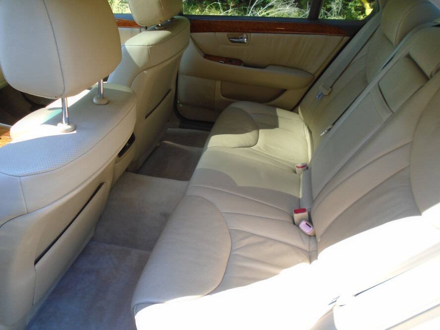 Used 2005 Lexus LS 430 RWD image 11