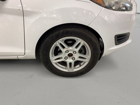 Used 2018 Ford Fiesta SE FWD image 8