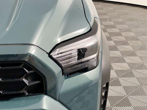 Used 2025 Toyota 4Runner TRD Off-Road Premium AWD/4WD image 9