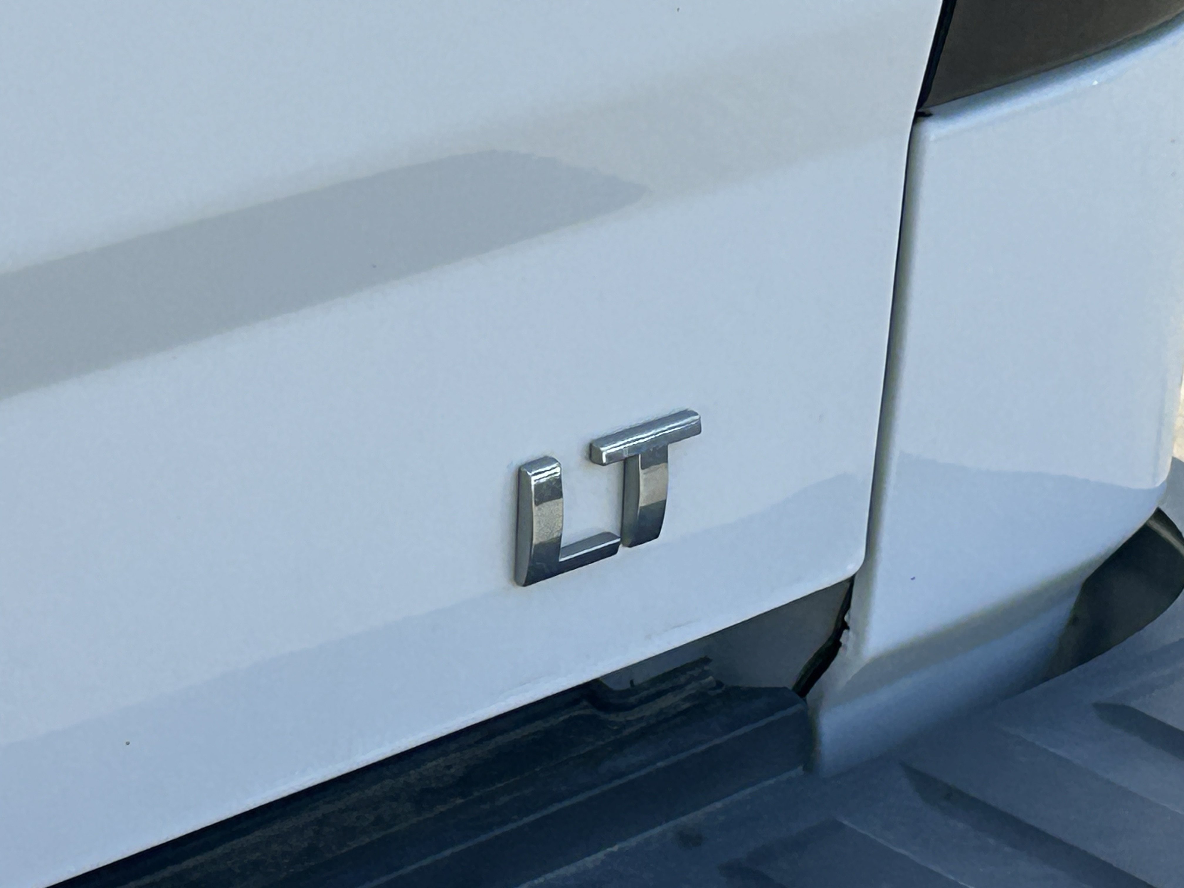 Used 2018 Chevrolet Silverado 1500 LT w/ All Star Edition AWD/4WD image 5