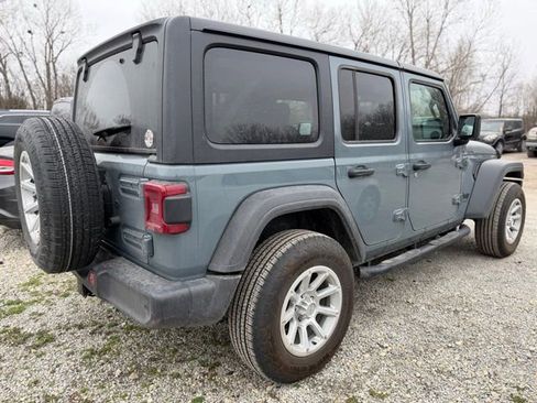 Used 2024 Jeep Wrangler Sport S image 5
