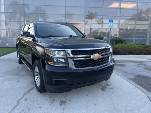 Used 2020 Chevrolet Suburban LT image 4