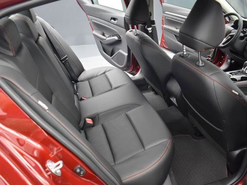 Certified 2025 Nissan Altima 2.5 SR image 14