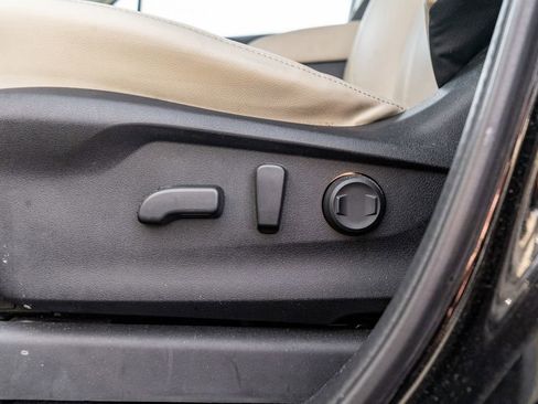 Used 2022 Subaru Ascent Limited image 22