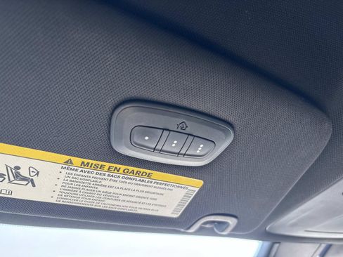 Used 2018 Chrysler Pacifica Touring-L w/ Premium Audio Group FWD image 26