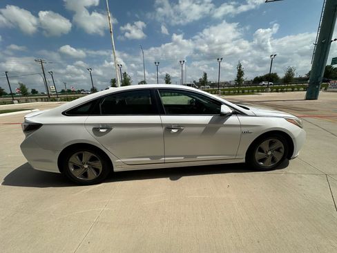 Used 2016 Hyundai Sonata Limited image 6