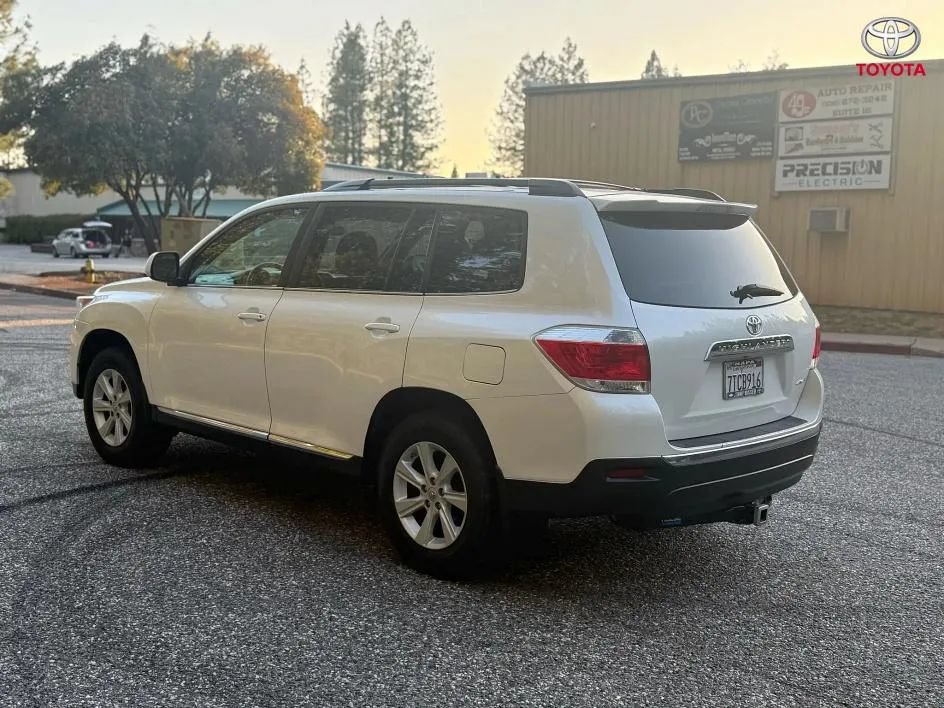 Used 2013 Toyota Highlander SE AWD/4WD image 8