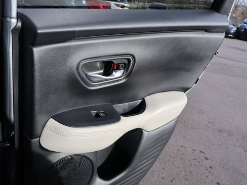 Certified 2026 Honda HR-V LX image 14