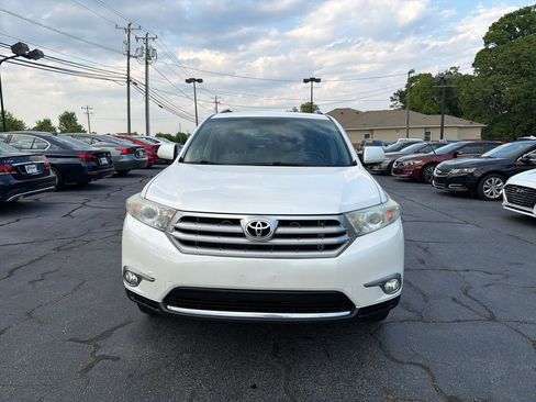 Used 2013 Toyota Highlander Plus AWD/4WD image 8