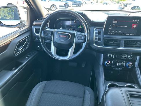 Used 2023 GMC Yukon XL SLE w/ Gmc Pro Safety Plus Package RWD image 33