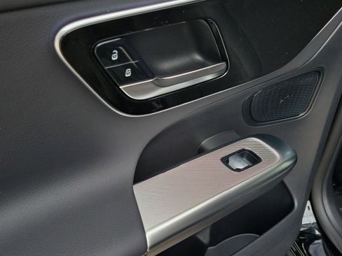 Used 2026 Mercedes-Benz GLC 300 image 7