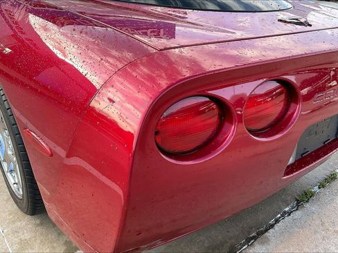 Used 2004 Chevrolet Corvette Coupe w/ Preferred Equipment Group RWD image 23