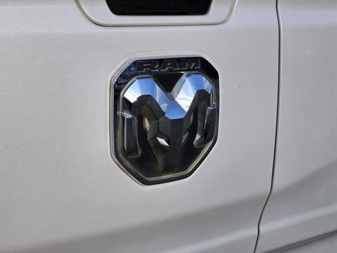 Used 2020 RAM 1500 Laramie image 39