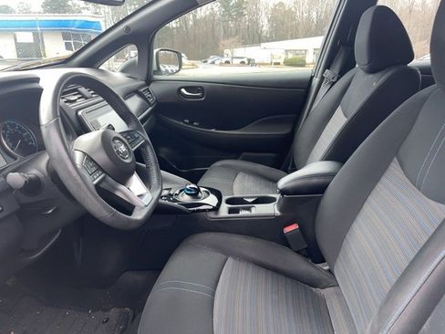 Used 2018 Nissan Leaf SV w/ SV Technology Package image 4