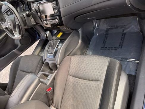 Used 2019 Nissan Rogue SV AWD/4WD image 23