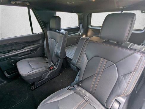 Used 2024 Ford Expedition Platinum image 11
