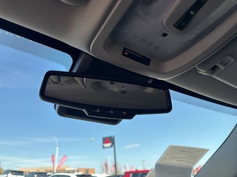 Used 2017 Chevrolet Equinox Premier image 31