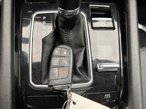 Used 2022 Jeep Compass Limited w/ (RED) Package image 25