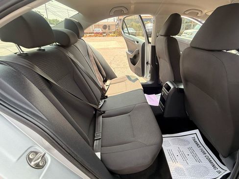 Used 2018 Kia Sorento FWD image 13