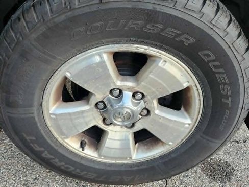 Used 2005 Toyota 4Runner SR5 AWD/4WD image 32