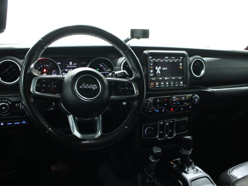 Used 2022 Jeep Wrangler Unlimited Sahara AWD/4WD image 2