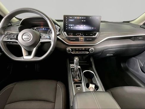 Used 2023 Nissan Altima 2.5 SV w/ SV Premium Package FWD image 7