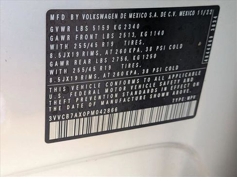 Used 2023 Volkswagen Tiguan SE R-Line FWD image 24