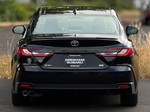 Used 2025 Toyota Camry SE FWD image 6