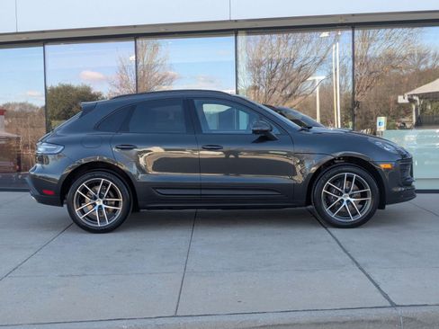 New 2026 Porsche Macan image 8