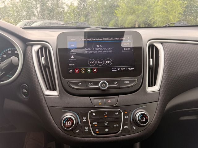Used 2025 Chevrolet Malibu LT FWD image 6