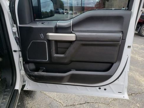 Used 2019 Ford F150 Lariat w/ Equipment Group 502A Luxury AWD/4WD image 21