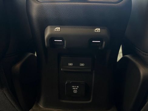 Used 2025 Jeep Gladiator Rubicon AWD/4WD image 34