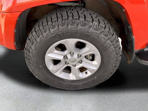 Used 2022 Toyota 4Runner SR5 Premium image 10