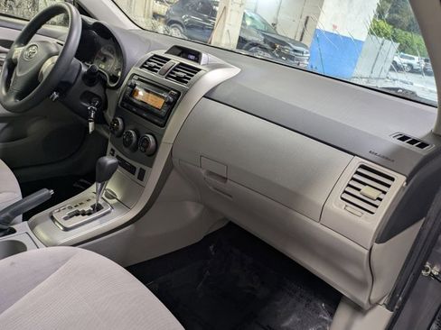 Used 2012 Toyota Corolla LE image 19