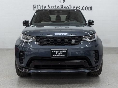 Used 2024 Land Rover Discovery Dynamic SE AWD/4WD image 3