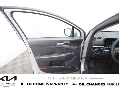 New 2026 Kia Sportage S image 9