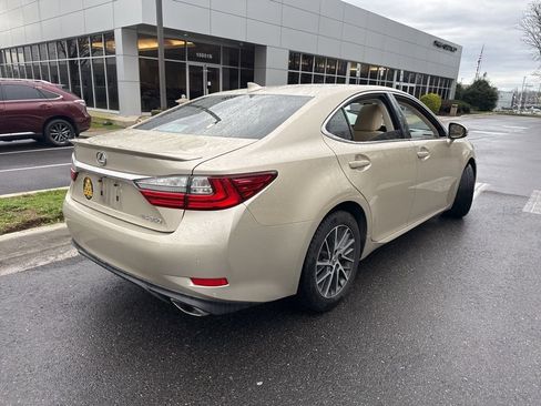 Used 2016 Lexus ES 350 w/ Navigation System Package image 7