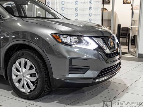 Used 2018 Nissan Rogue S image 4